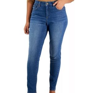 Style & Company NWOT size 6 Short